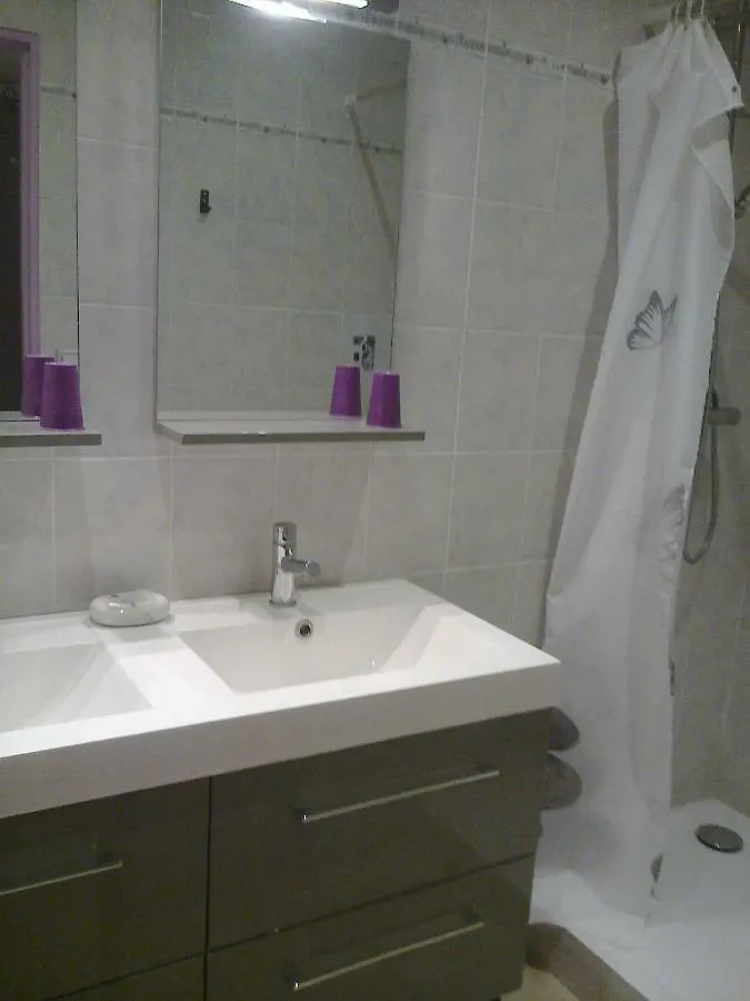 Les Ecureuils Bed & Breakfast Tramoyes 0*,  France